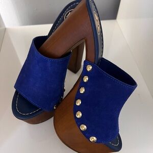 Brand new B/2 platform blue shoes